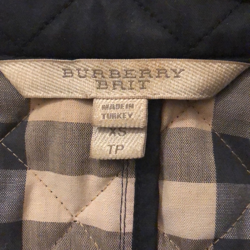 Women’s Burberry Quilted Jacket XS - Picture 3 of 7